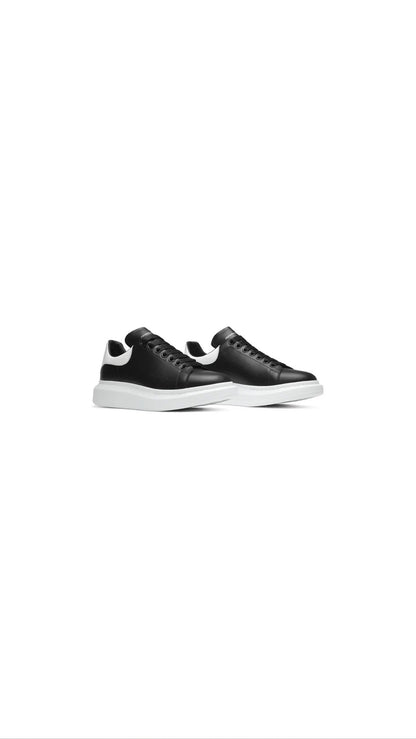 Oversized Sneaker 'Black White'
